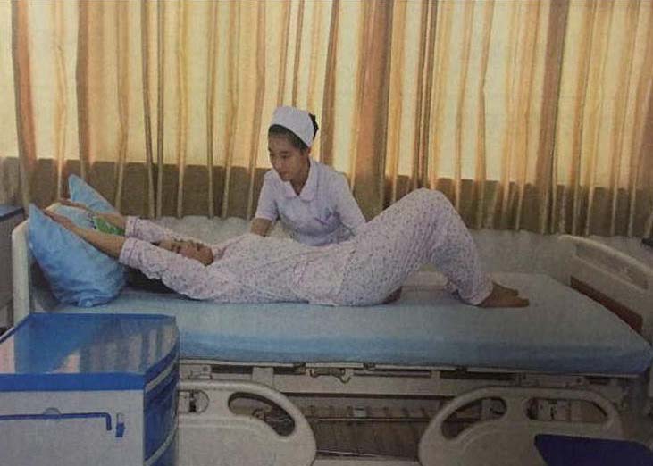 實訓二 協助患者移向床頭法